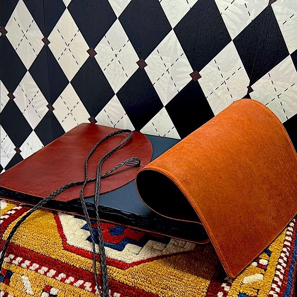 Artisan Handmade Leather Artist’s Folio – Masterpiece for Discerning Creatives - Picture 8 of 17